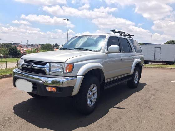 TOYOTA HILUX SW4 3.0 4X4 8V TURBO DIESEL 4P MANUAL